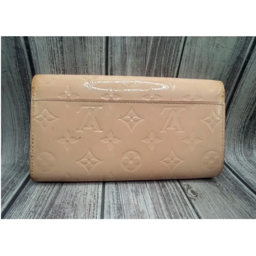 LOUIS VUITTON Portefeuille Sarah Zip Wallet Monogram Vernis Rose Pink Ballerine